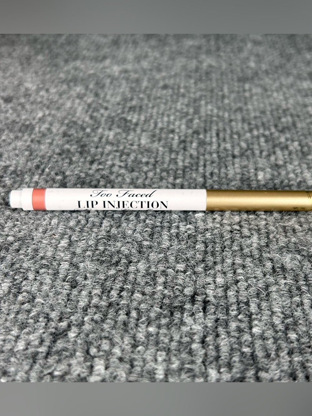 Too Faced Lip Injection Extreme Shaper Matte Twist-Up Liner Puffy Nude Full Size
